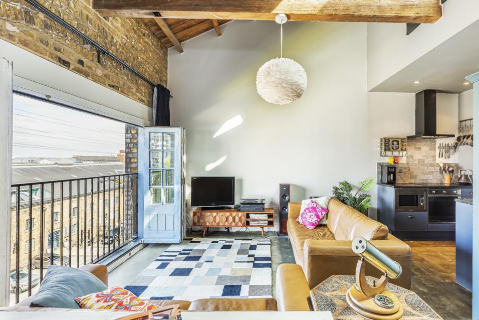 2 bed Duplex for rent in Poplar. From Madison Brook - Docklands