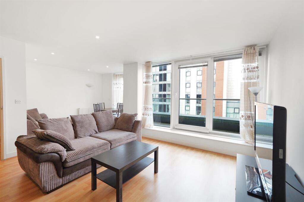 2 bed Duplex for rent in Poplar. From Madison Brook - Docklands