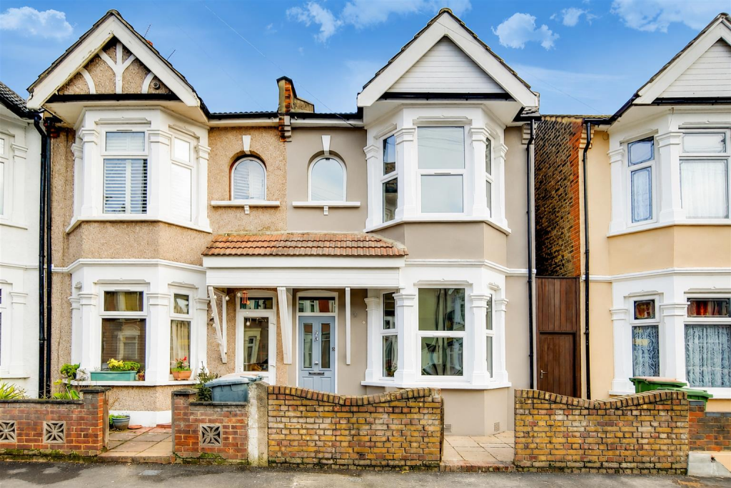 3 bed End of Terrace for rent in East Ham. From Madison Brook - Docklands