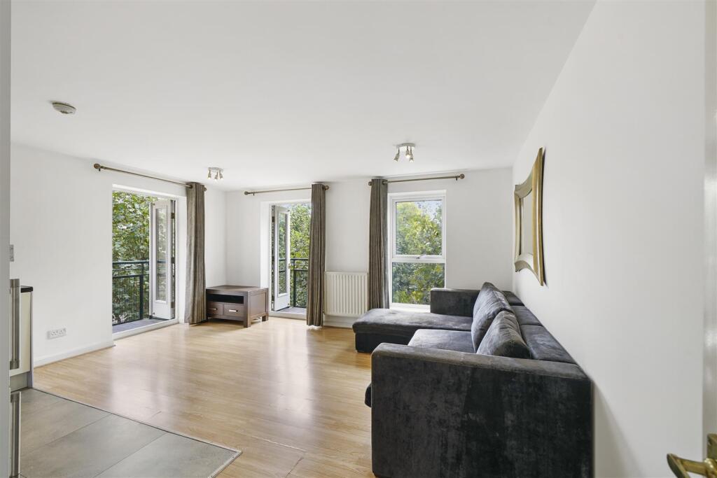 2 bed Apartment for rent in Poplar. From Madison Brook - Docklands