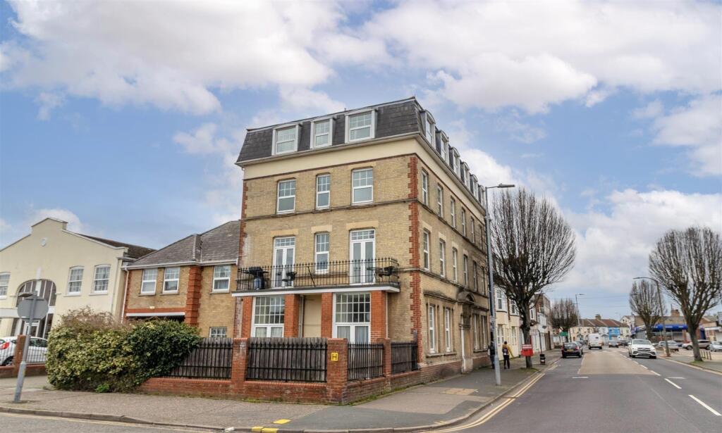 1 bed 1st Floor Flat for rent in Clacton-on-Sea. From Sheen's - Clacton-on-sea 1 bed 1st Floor Flat for rent in Clacton-on-Sea. From Sheen's - Clacton-on-sea