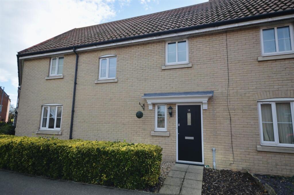 3 bed Mid Terraced House for rent in Clacton-on-Sea. From Sheen's - Clacton-on-sea