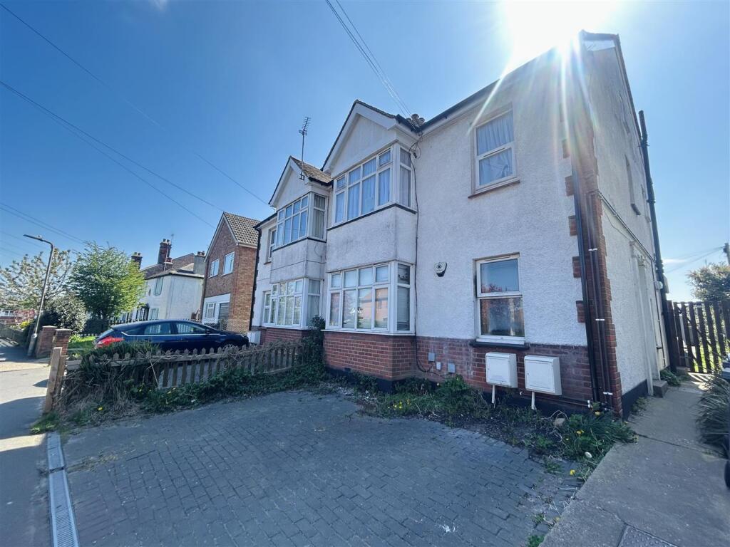 2 bed 1st Floor Flat for rent in Clacton-on-Sea. From Sheen's - Clacton-on-sea 2 bed 1st Floor Flat for rent in Clacton-on-Sea. From Sheen's - Clacton-on-sea