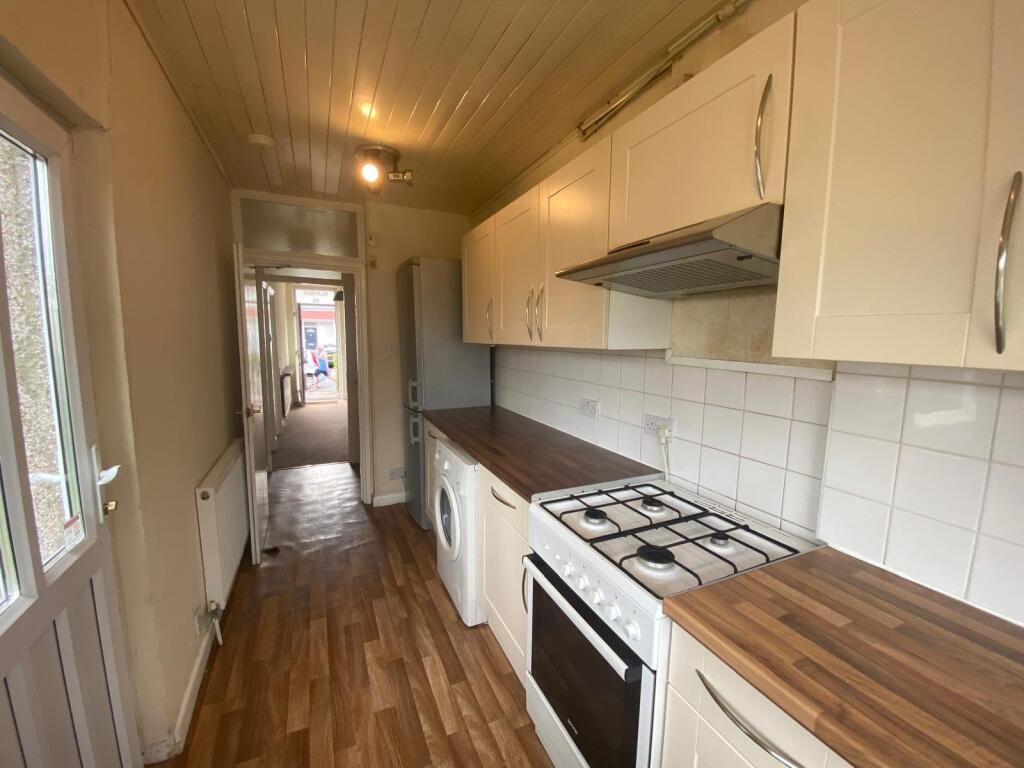 4 bed Mid Terraced House for rent in Bristol. From Westcoast Properties - Bristol