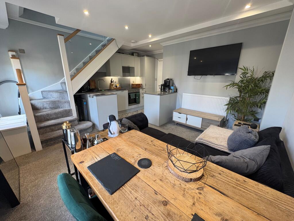 2 bed 1st Floor Flat for rent in Cardiff. From Allen & Harris - Pontcanna 2 bed 1st Floor Flat for rent in Cardiff. From Allen & Harris - Pontcanna