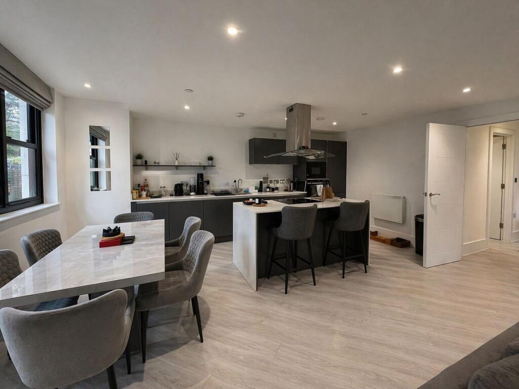 3 bed Apartment for rent in Cardiff. From Allen & Harris - Pontcanna