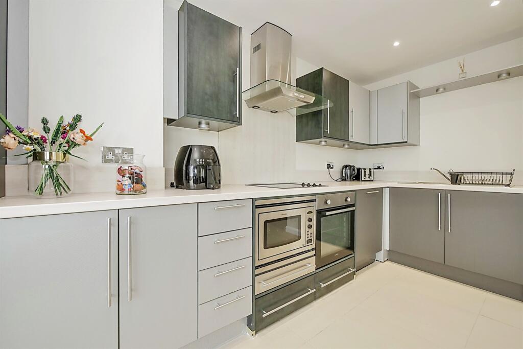 2 bed Apartment for rent in Cardiff. From Allen & Harris - Pontcanna 2 bed Apartment for rent in Cardiff. From Allen & Harris - Pontcanna