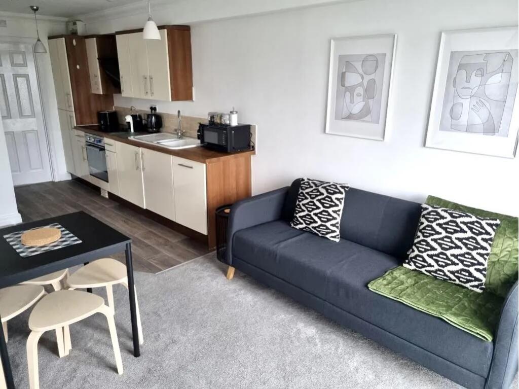 2 bed Apartment for rent in Cardiff. From Allen & Harris - Pontcanna 2 bed Apartment for rent in Cardiff. From Allen & Harris - Pontcanna
