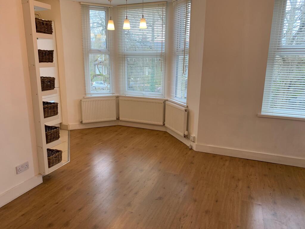 1 bed Apartment for rent in Tongwynlais. From Allen & Harris - Pontcanna