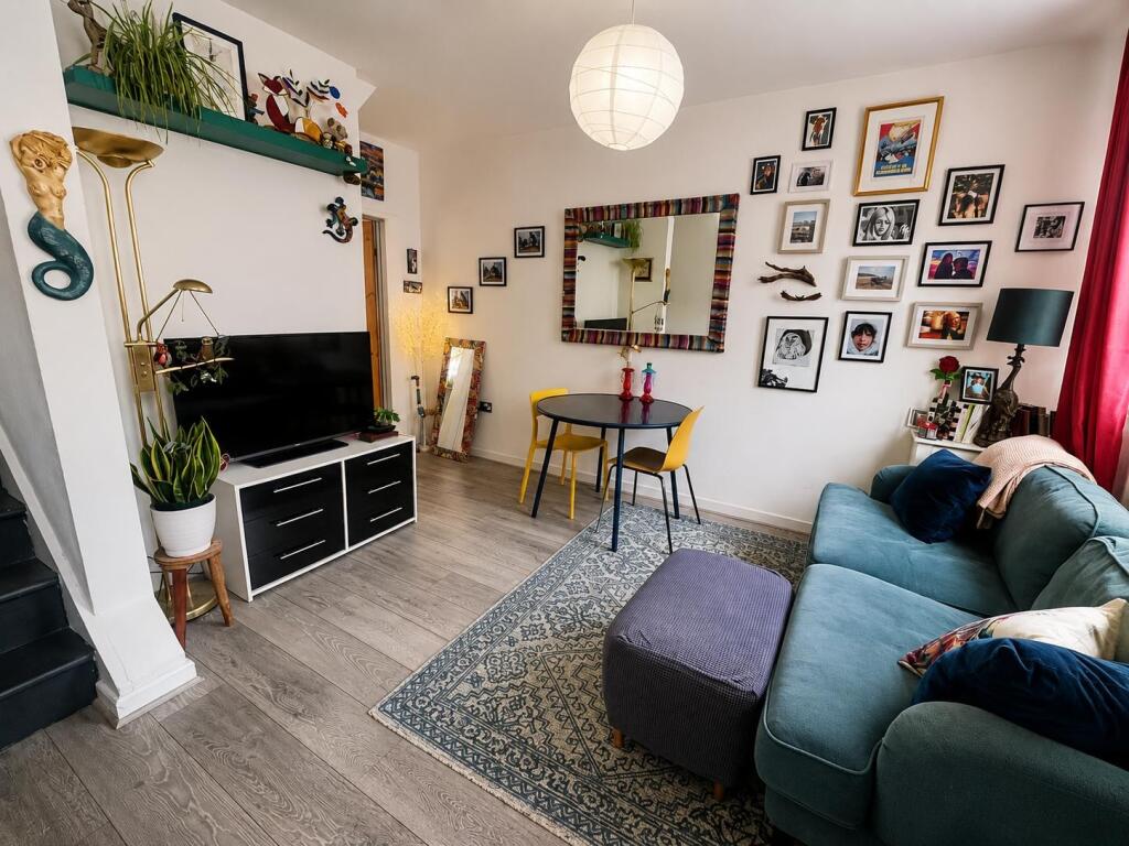 2 bed Detached for rent in Cardiff. From Allen & Harris - Pontcanna 2 bed Detached for rent in Cardiff. From Allen & Harris - Pontcanna