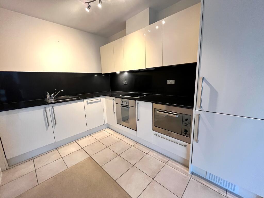 2 bed Apartment for rent in Birmingham. From Accord Lets - Birmingham (Front Of The Mailbox)