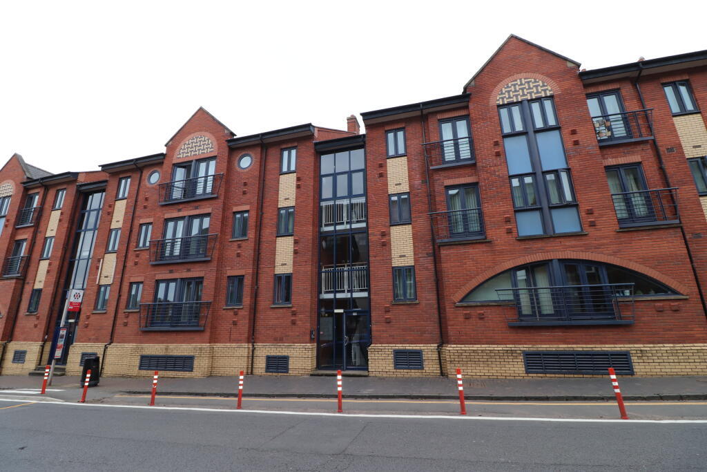 2 bed Apartment for rent in Birmingham. From Accord Lets - Birmingham (Front Of The Mailbox)