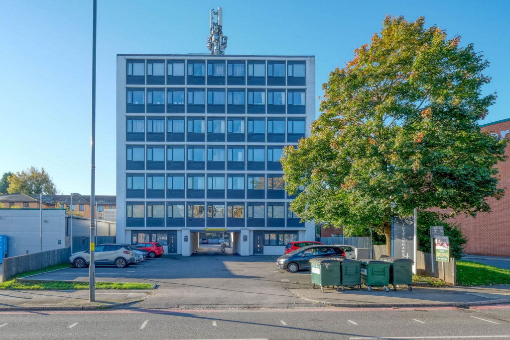1 bed 1st Floor Flat for rent in Bickenhill. From Accord Lets - Birmingham (Front Of The Mailbox)
