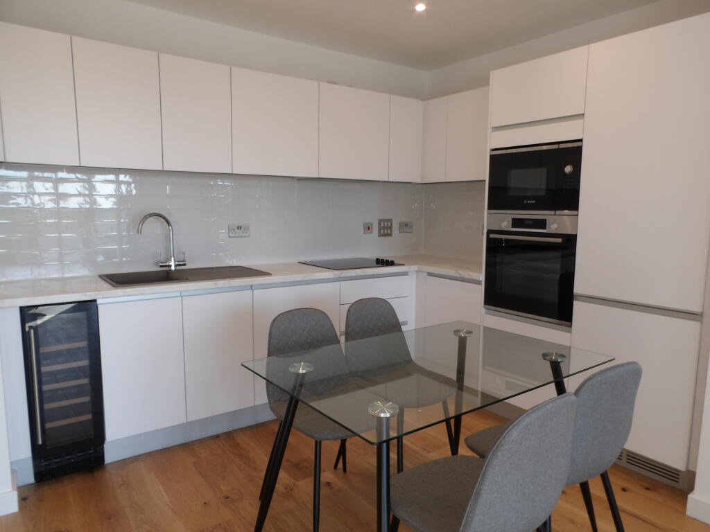 2 bed Apartment for rent in Birmingham. From Accord Lets - Birmingham (Front Of The Mailbox)