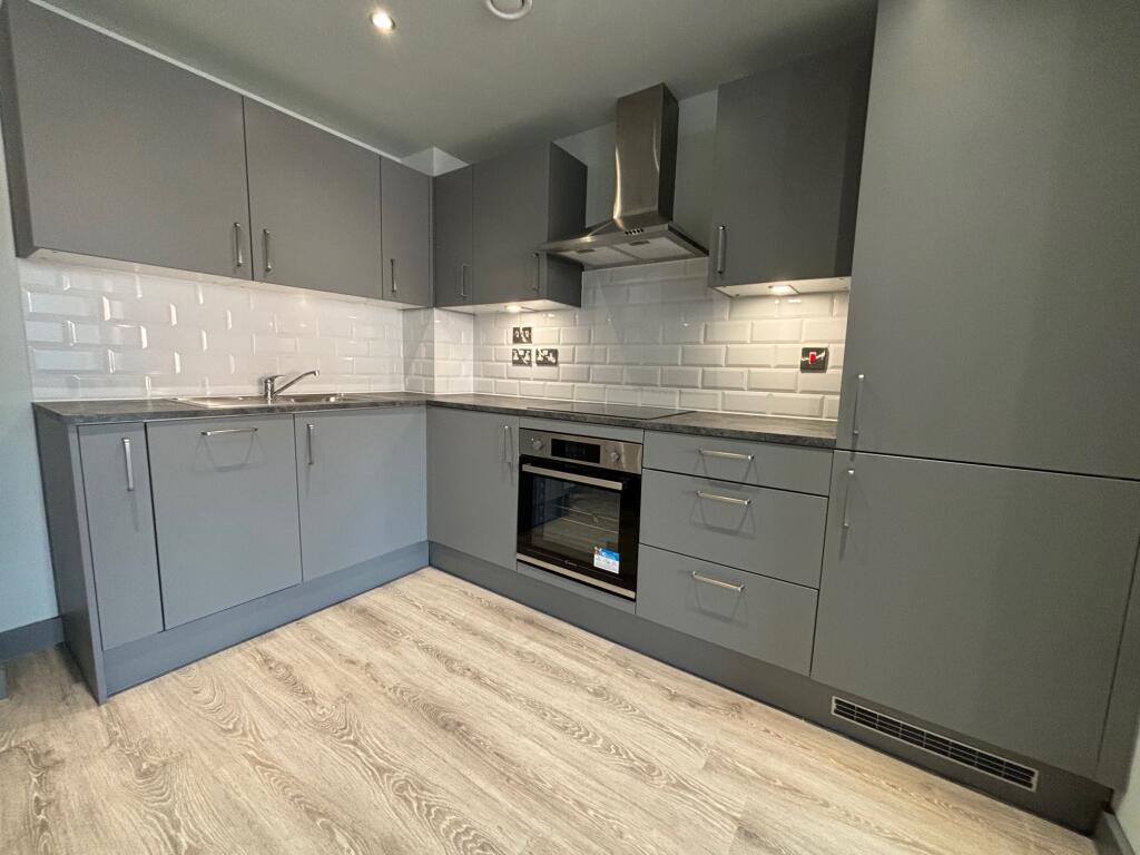 2 bed Apartment for rent in Birmingham. From Accord Lets - Birmingham (Front Of The Mailbox)
