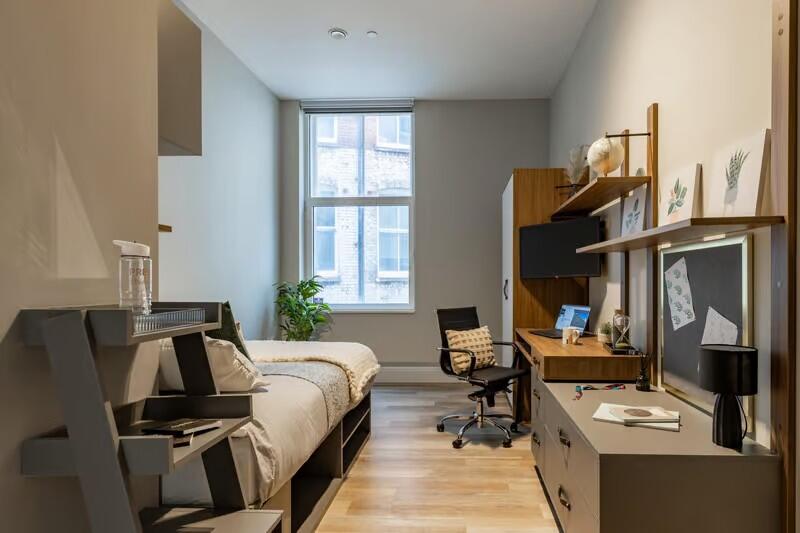 4 bed Studio for rent in Birmingham. From Accord Lets - Birmingham (Front Of The Mailbox)