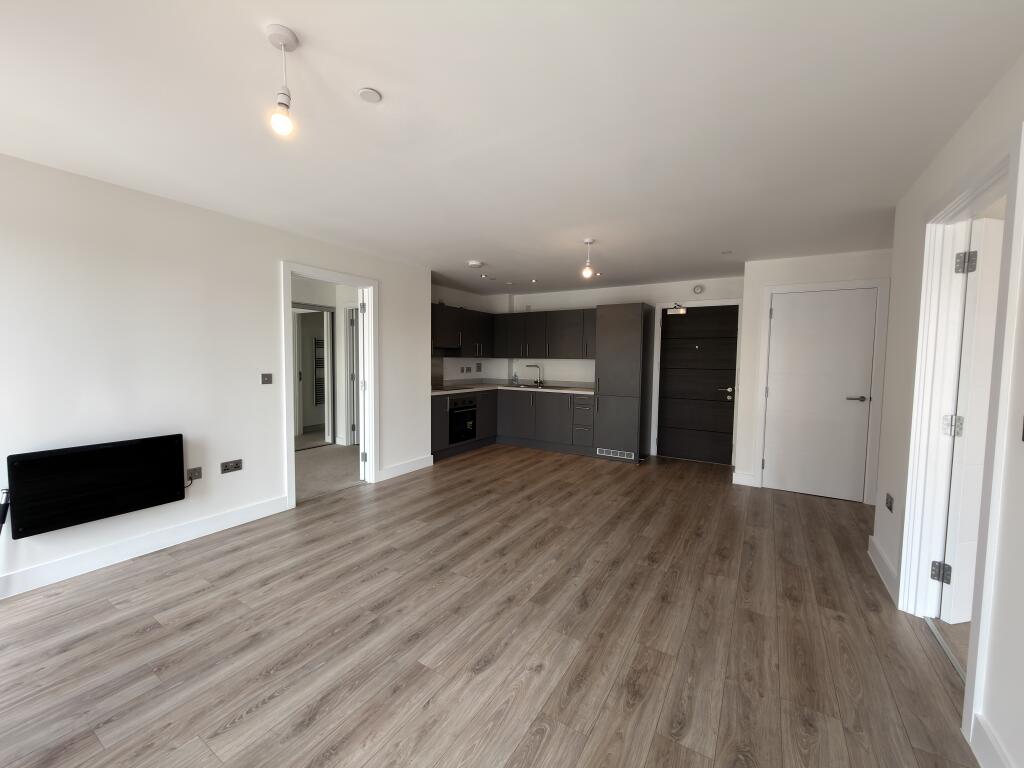 2 bed Apartment for rent in Birmingham. From Accord Lets - Birmingham (Front Of The Mailbox)