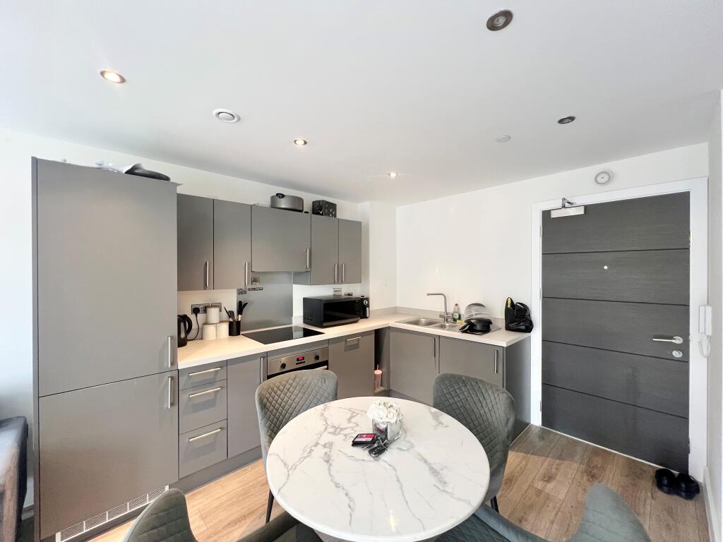 2 bed Apartment for rent in Birmingham. From Accord Lets - Birmingham (Front Of The Mailbox)