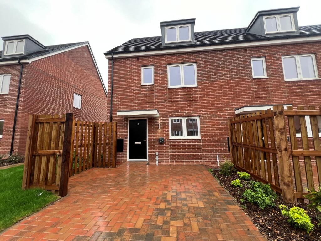 4 bed Detached for rent in . From Accord Lets - Birmingham (Front Of The Mailbox) 4 bed Detached for rent in . From Accord Lets - Birmingham (Front Of The Mailbox)