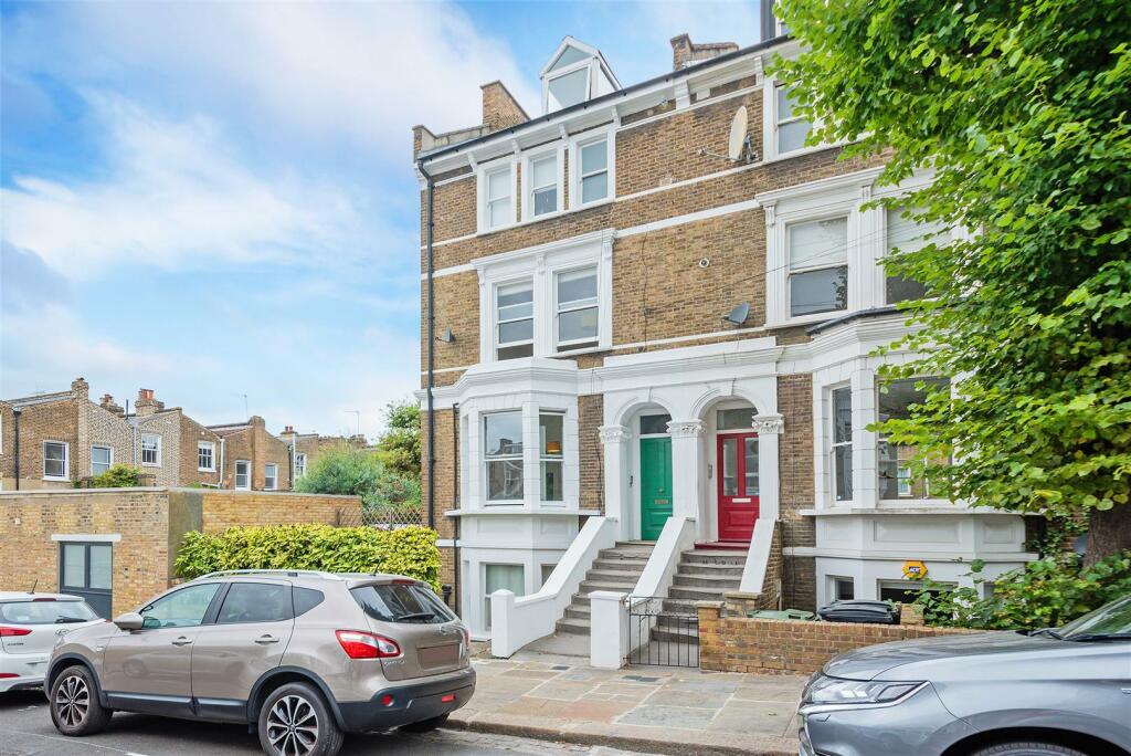 2 bed Flat for rent in Camden Town. From Matthew James