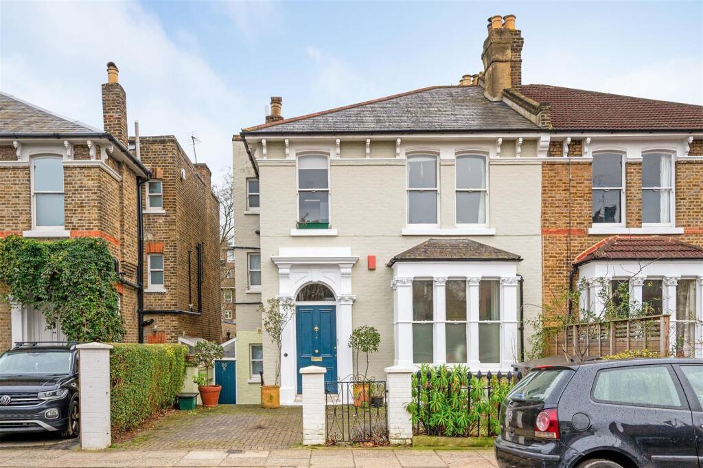 2 bed 1st Floor Flat for rent in Camden Town. From Matthew James & Company - Kentish Town 2 bed 1st Floor Flat for rent in Camden Town. From Matthew James & Company - Kentish Town