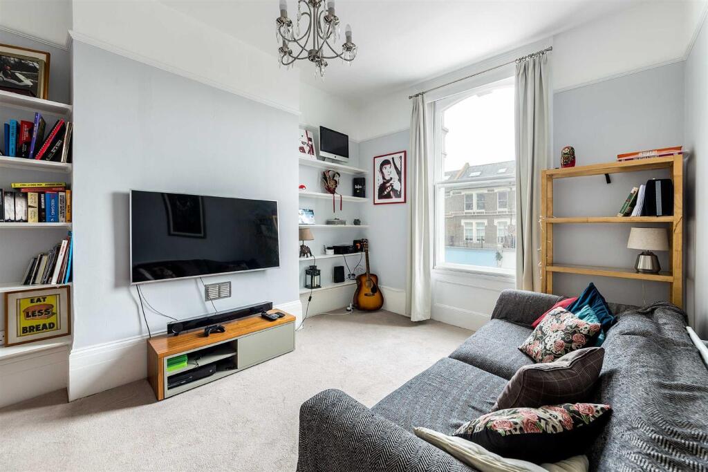 2 bed 1st Floor Flat for rent in Camden Town. From Matthew James & Company - Kentish Town 2 bed 1st Floor Flat for rent in Camden Town. From Matthew James & Company - Kentish Town