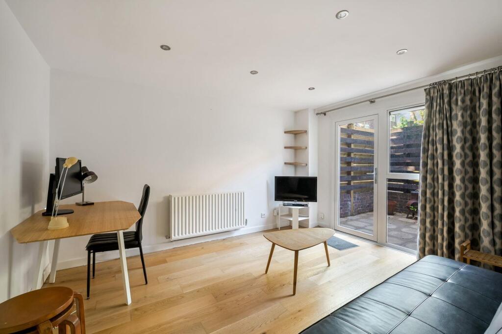 2 bed 1st Floor Flat for rent in Camden Town. From Matthew James & Company - Kentish Town 2 bed 1st Floor Flat for rent in Camden Town. From Matthew James & Company - Kentish Town