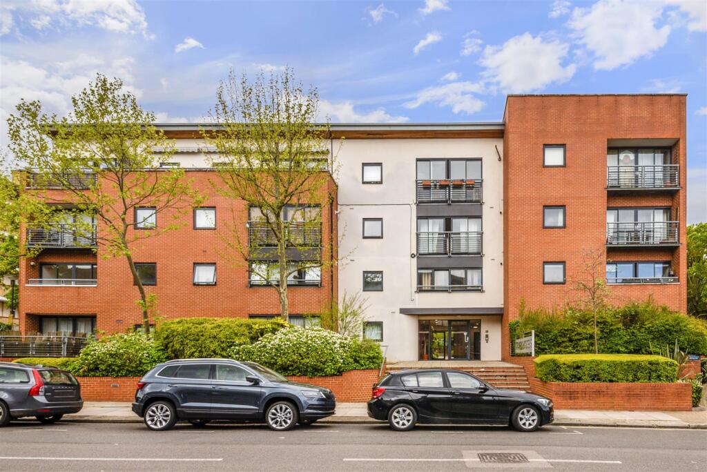 2 bed 1st Floor Flat for rent in Camden Town. From Matthew James & Company - Kentish Town
