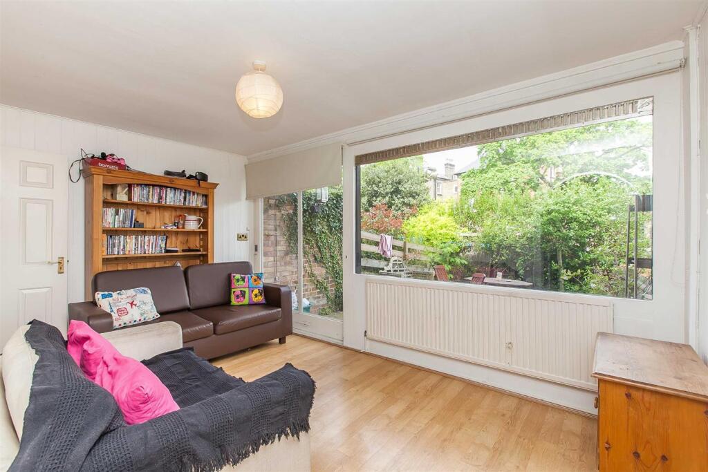 4 bed Mid Terraced House for rent in Camden Town. From Matthew James & Company - Kentish Town 4 bed Mid Terraced House for rent in Camden Town. From Matthew James & Company - Kentish Town