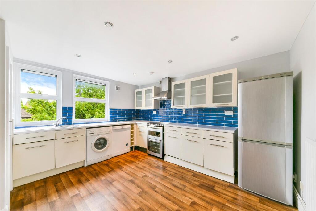 2 bed Annexe for rent in Camden Town. From Matthew James & Company - Kentish Town