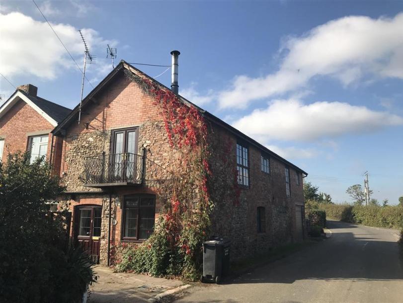 2 bed Barn Conversion for rent in Wellington. From Wilkie May & Tuckwood - Taunton