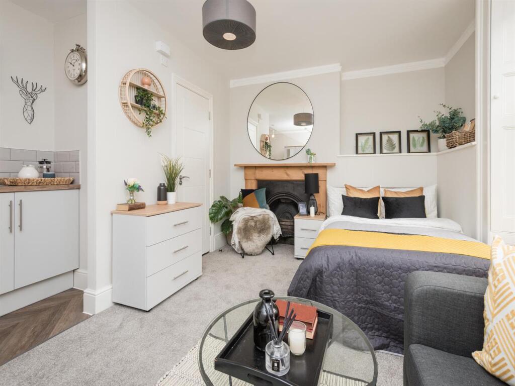 4 bed Studio for rent in Taunton. From Wilkie May & Tuckwood - Taunton 4 bed Studio for rent in Taunton. From Wilkie May & Tuckwood - Taunton