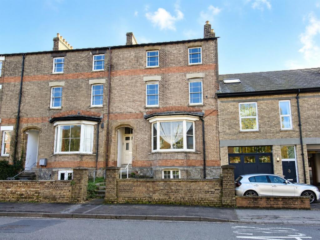 3 bed 1st Floor Flat for rent in Taunton. From Wilkie May & Tuckwood - Taunton