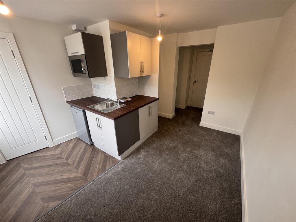 4 bed Studio for rent in Taunton. From Wilkie May & Tuckwood - Taunton