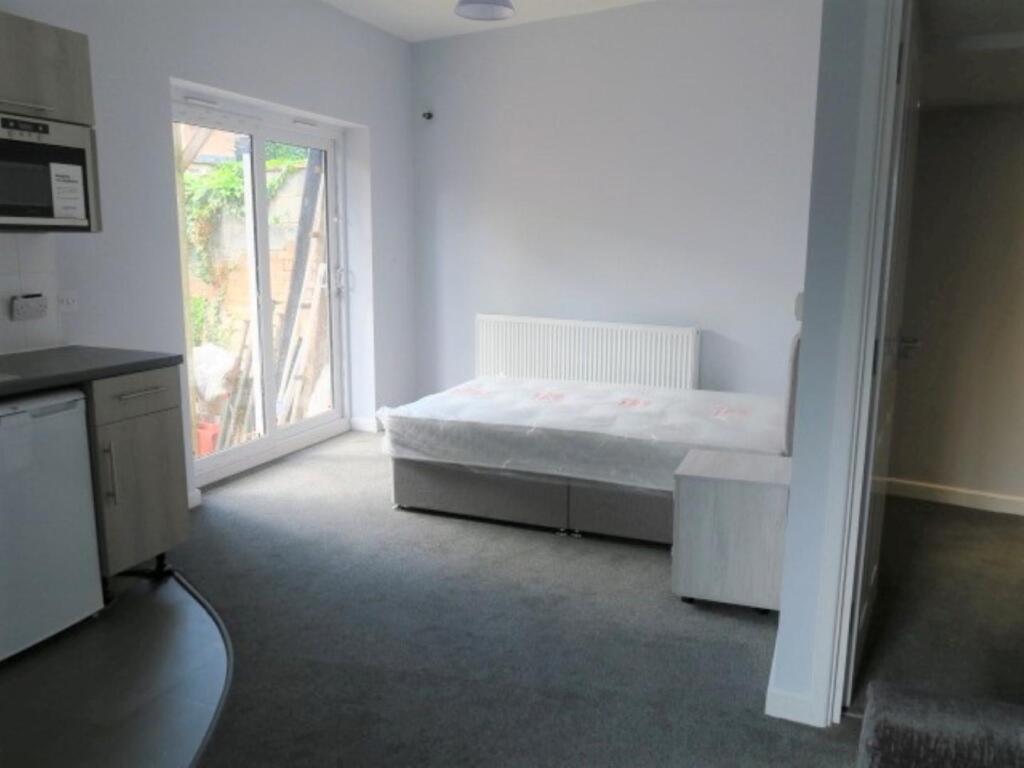 4 bed 1st Floor Flat for rent in Taunton. From Wilkie May & Tuckwood - Taunton 4 bed 1st Floor Flat for rent in Taunton. From Wilkie May & Tuckwood - Taunton