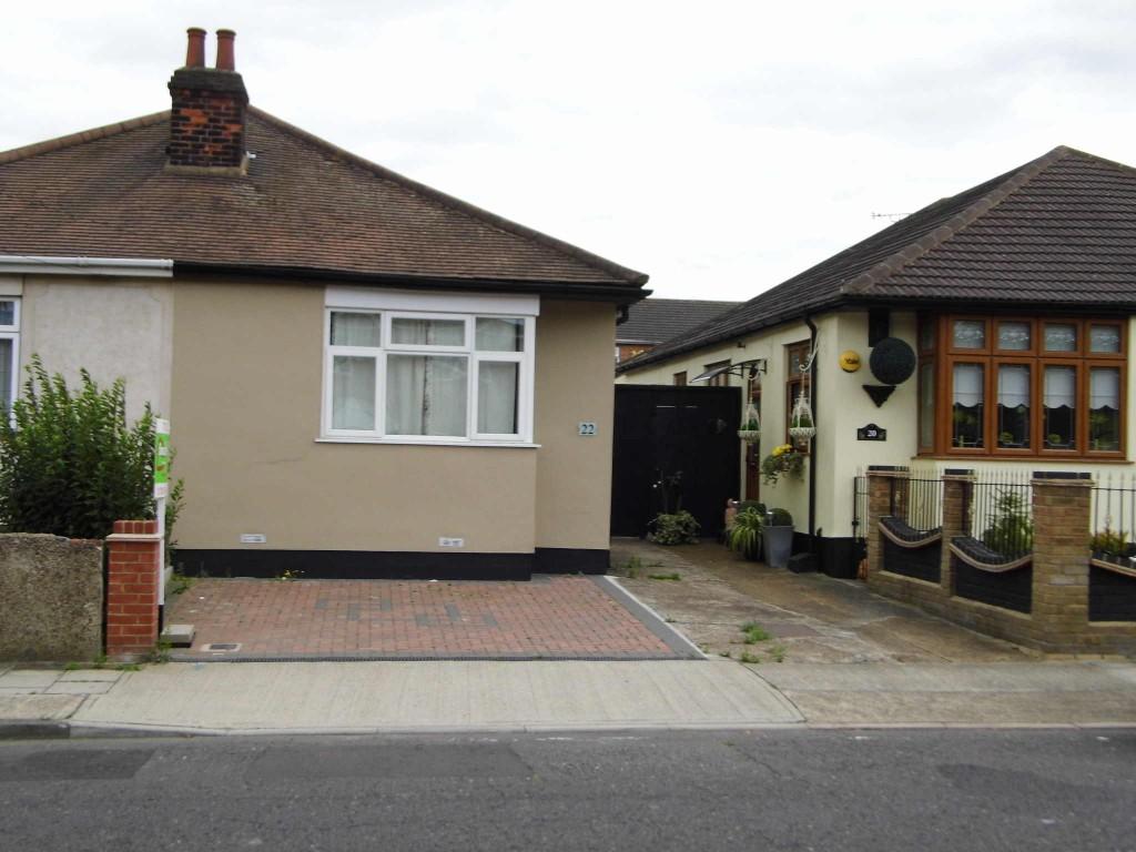 3 bed Semi-detached bungalow for rent in Rainham. From A. C. Estates - Hornchurch