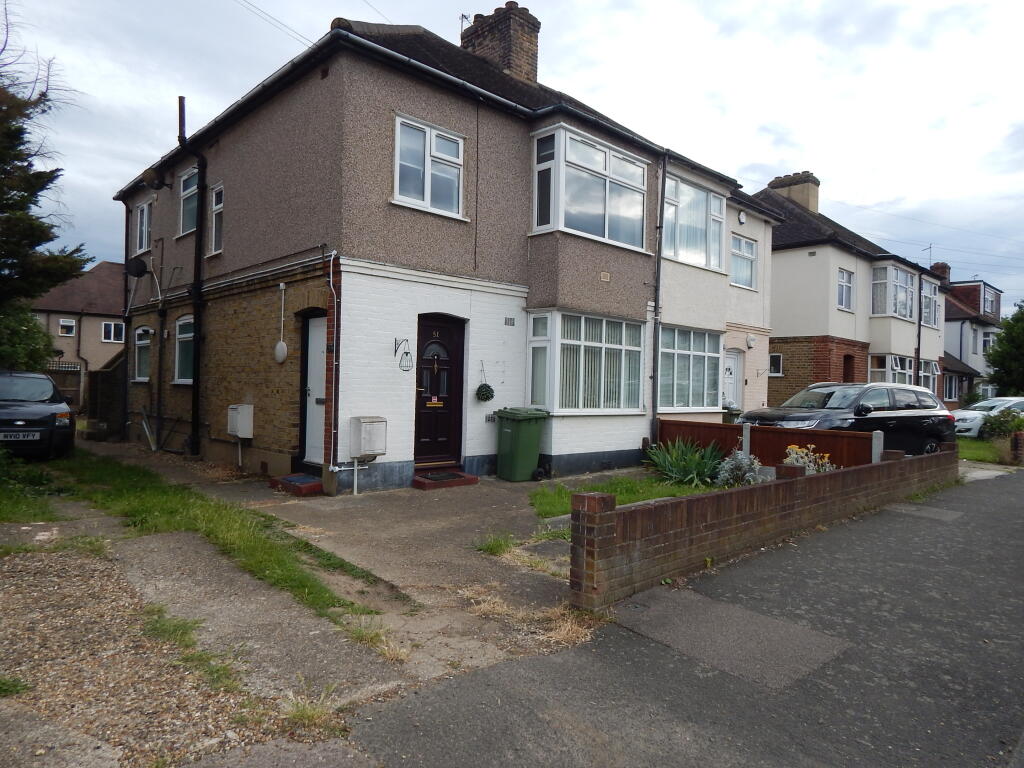 2 bed Annexe for rent in Romford. From A. C. Estates - Hornchurch