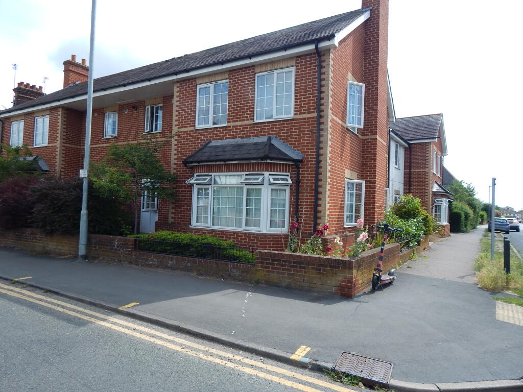 1 bed 1st Floor Flat for rent in Sandon. From A. C. Estates - Hornchurch 1 bed 1st Floor Flat for rent in Sandon. From A. C. Estates - Hornchurch