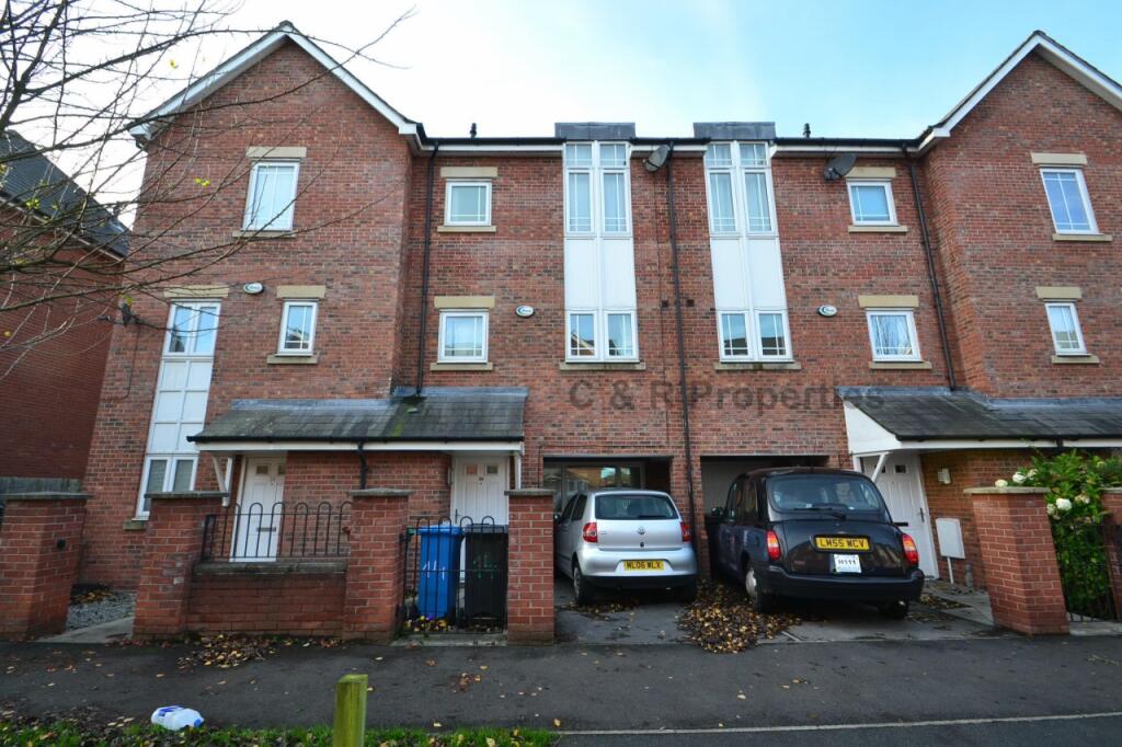 4 bed Town House for rent in Manchester. From C & R Properties Ltd - Hulme Manchester