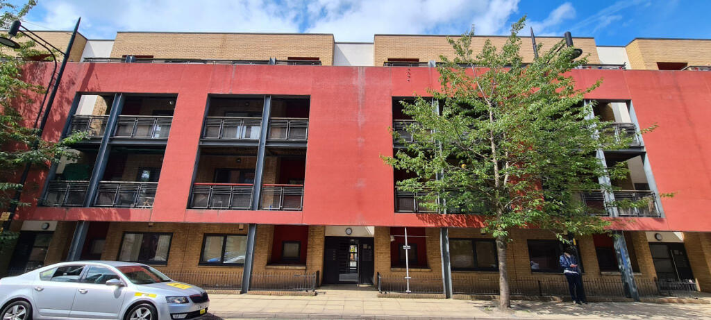 2 bed Apartment for rent in Manchester. From C & R Properties Ltd - Hulme Manchester