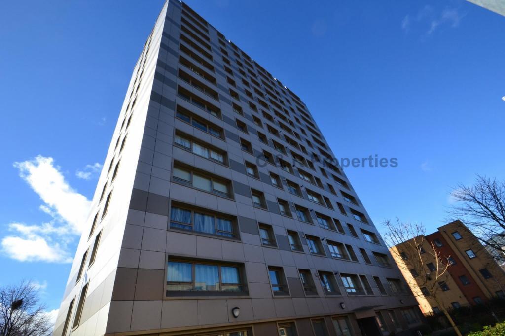 2 bed Apartment for rent in Manchester. From C & R Properties Ltd - Hulme Manchester