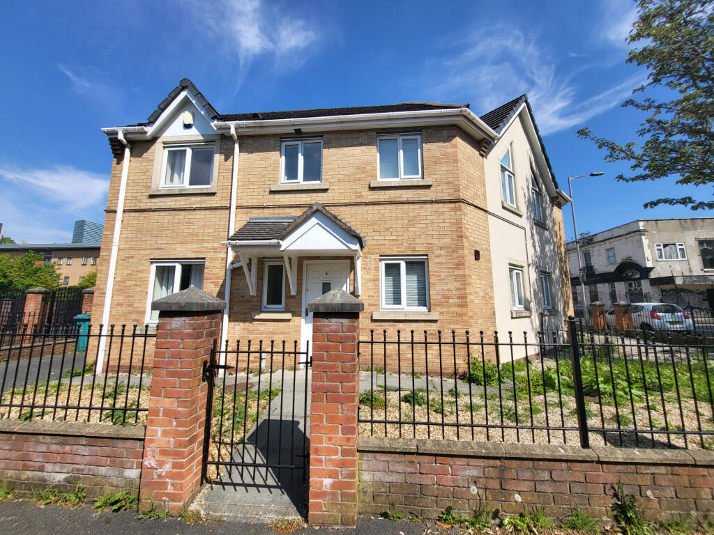 3 bed Semi Detached for rent in Manchester. From C & R Properties Ltd - Hulme Manchester