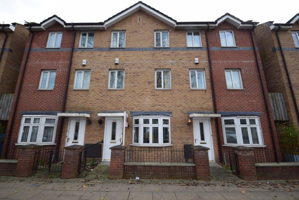 1 bed Town House for rent in Manchester. From C & R Properties Ltd - Hulme Manchester
