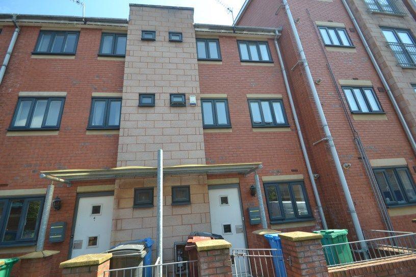 4 bed Town House for rent in Manchester. From C & R Properties Ltd - Hulme Manchester