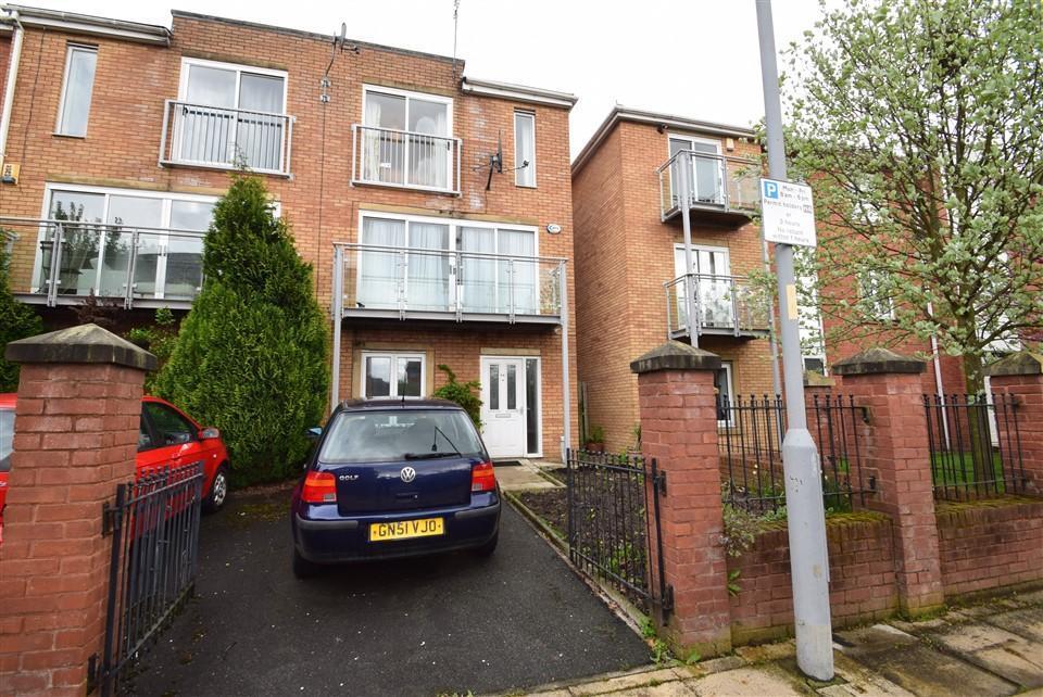 4 bed Town House for rent in Manchester. From C & R Properties Ltd - Hulme Manchester