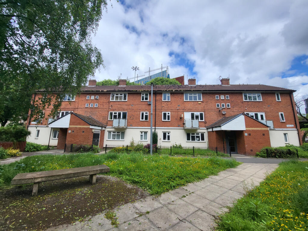 2 bed Apartment for rent in Manchester. From C & R Properties Ltd - Hulme Manchester