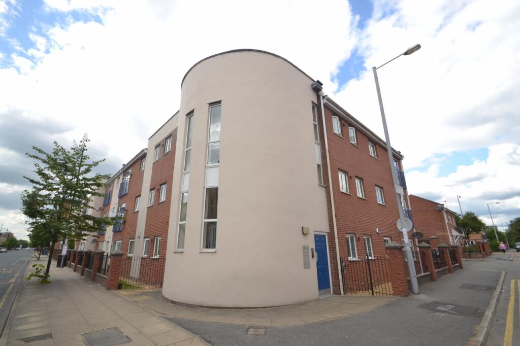 2 bed Apartment for rent in Manchester. From C & R Properties Ltd - Hulme Manchester