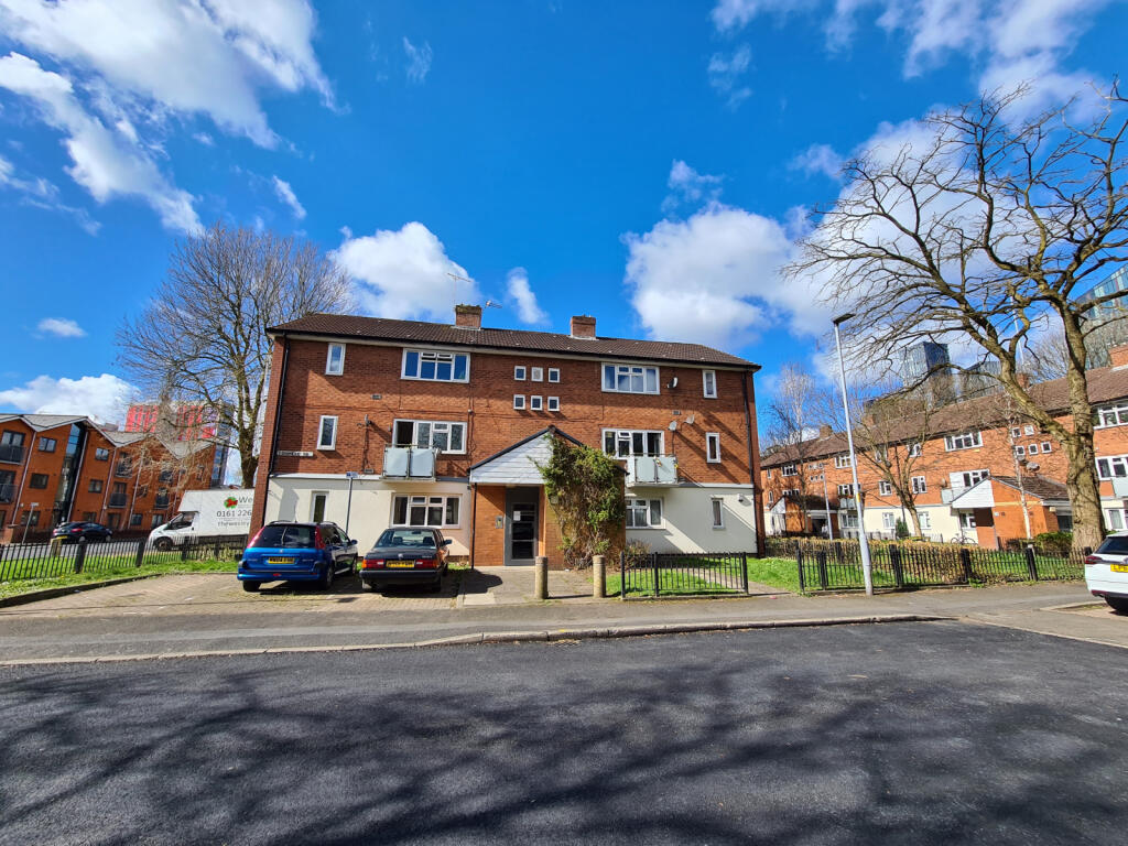 2 bed Apartment for rent in Manchester. From C & R Properties Ltd - Hulme Manchester