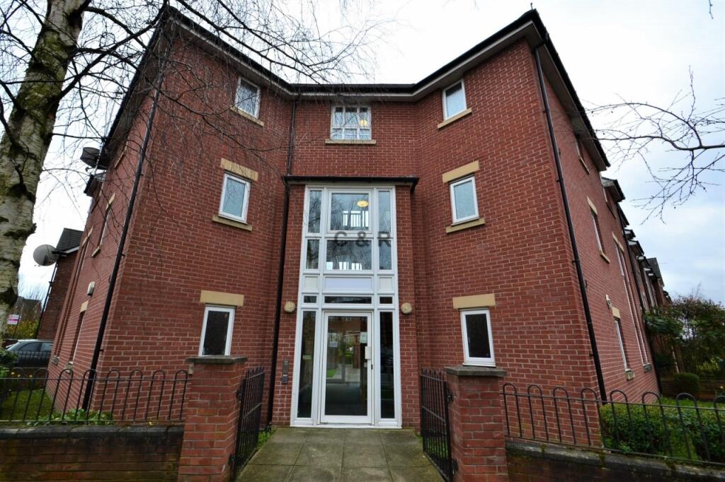 2 bed Apartment for rent in Manchester. From C & R Properties Ltd - Hulme Manchester