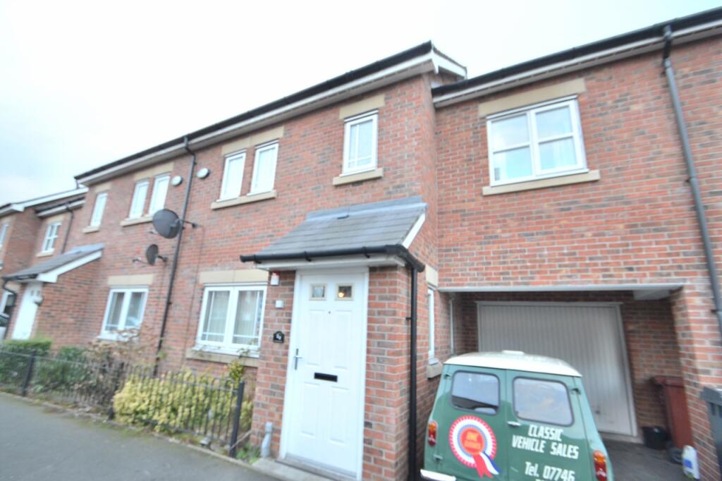 4 bed Semi Detached for rent in Manchester. From C & R Properties Ltd - Hulme Manchester